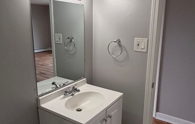 2 beds, 1 bath, 865 sqft, $1,710, Unit Building 12-3C
