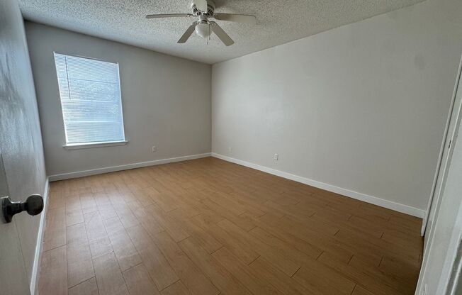 2 beds, 1 bath, 900 sqft, $1,145, Unit ELP2202-232