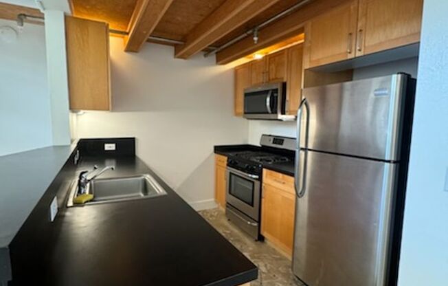 2 beds, 1.5 baths, $3,395, Unit 107