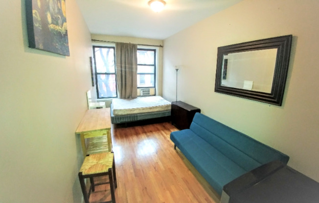 240 W 16 ST