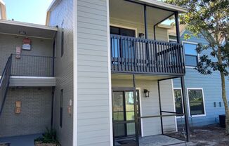 Wonderful 2/1 Condo - ** Move in Special $500 off your first months rent** Available Now !
