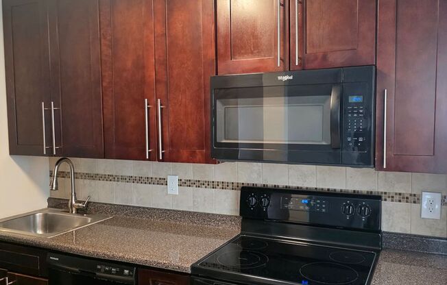 1 bed, 1 bath, 652 sqft, $1,795, Unit 317