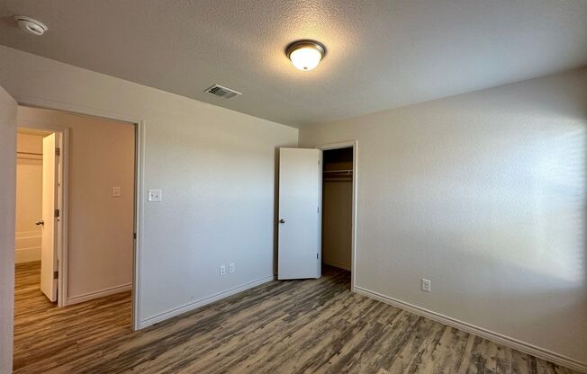 3 beds, 2 baths, 1,248 sqft, $1,395, Unit 1825 B Clovis