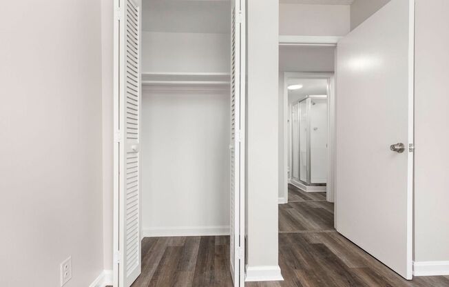 2 beds, 2 baths, $895, Unit 306