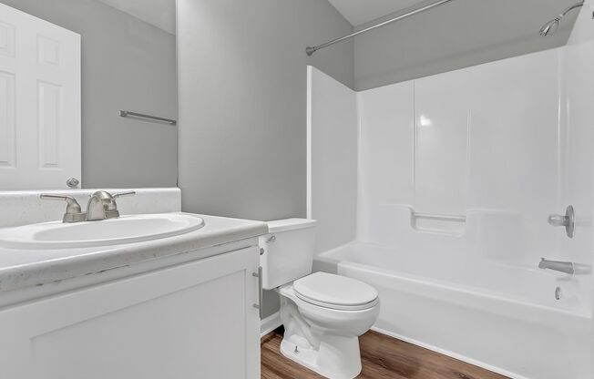 2 beds, 2 baths, 970 sqft, $995, Unit 235