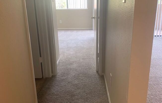 1 bed, 1 bath, 670 sqft, $1,250, Unit 225
