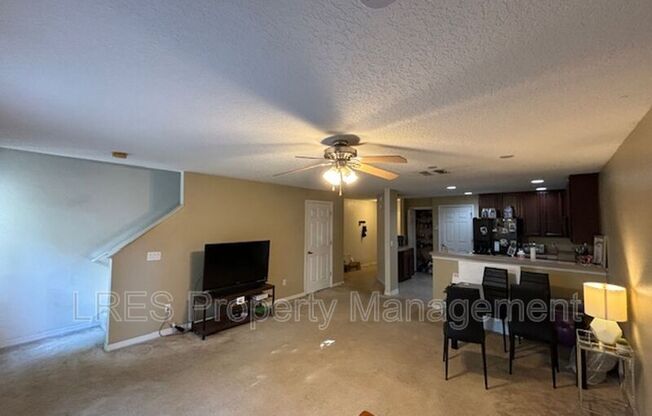 3 beds, 2.5 baths, 1,480 sqft, $2,050