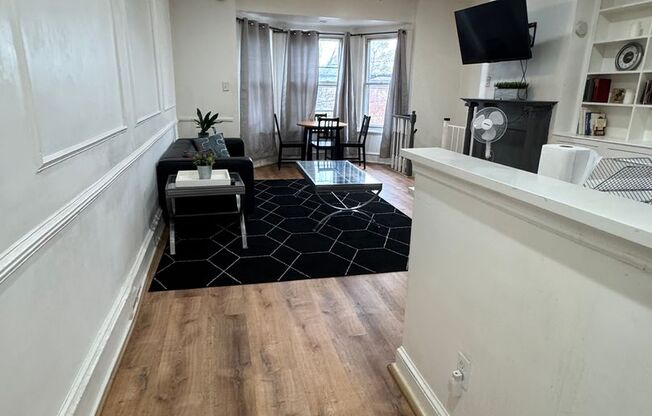 1 bed, 1 bath, $1,400, Unit Apt. 1