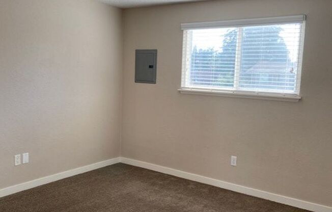 1 bed, 1 bath, 600 sqft, $1,250, Unit G