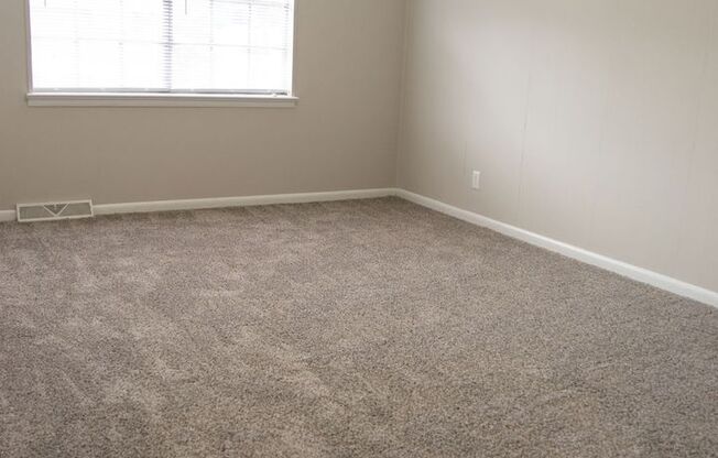 3 beds, 1.5 baths, 1,170 sqft, $1,175, Unit 52