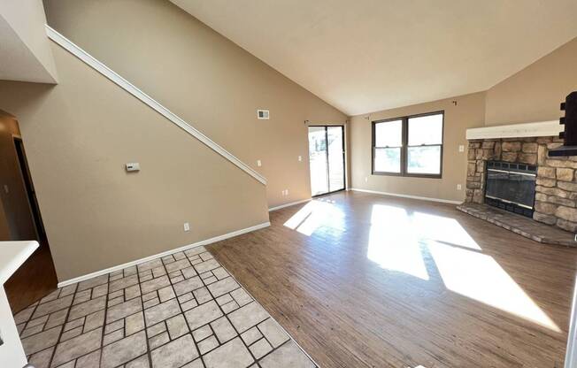 12093 W CROSS DR