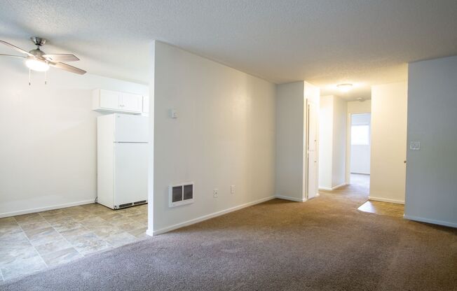 Perfect SE Location: 1st Floor 1-Bed Comes With Parking!