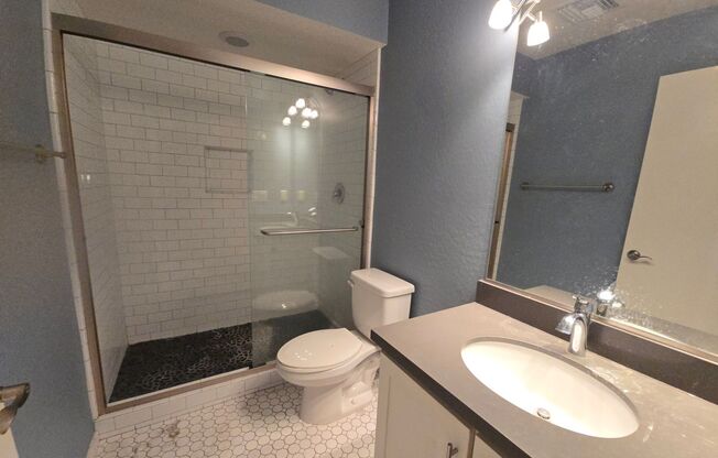 3 beds, 3.5 baths, $2,700