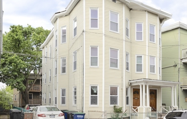 93 Marion St