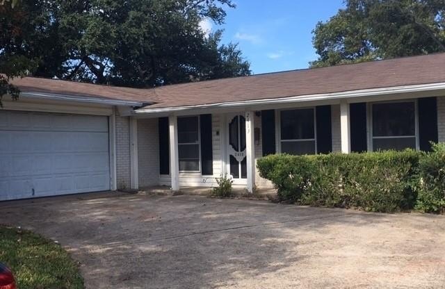 2413 Sussex Dr