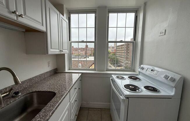 2 beds, 2 baths, 1,303 sqft, $2,400, Unit New King Edward  201