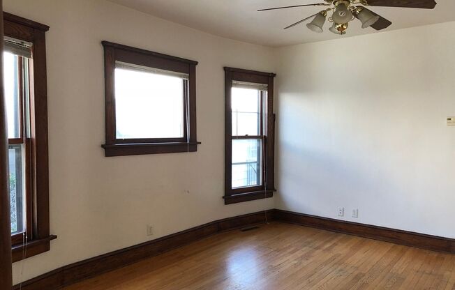 4 beds, 1 bath, $2,700