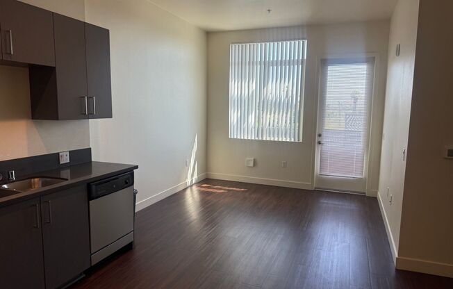 2 beds, 2 baths, 890 sqft, $2,650, Unit 456