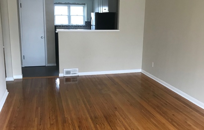 3 bedroom 2 bath plus Den/Office in Robbinsdale!