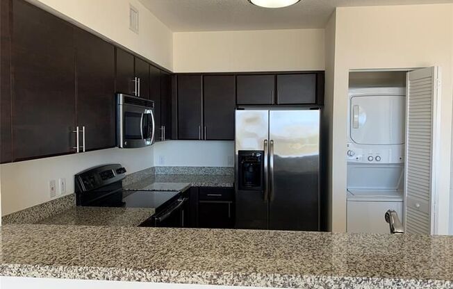 987 SW 37th Ave