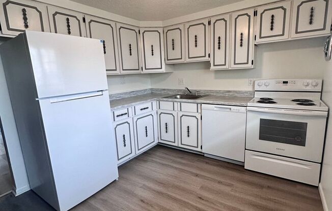 Coming This August: 2 Bedroom and 1.5 Bathroom apartment in Beaver, PA!!