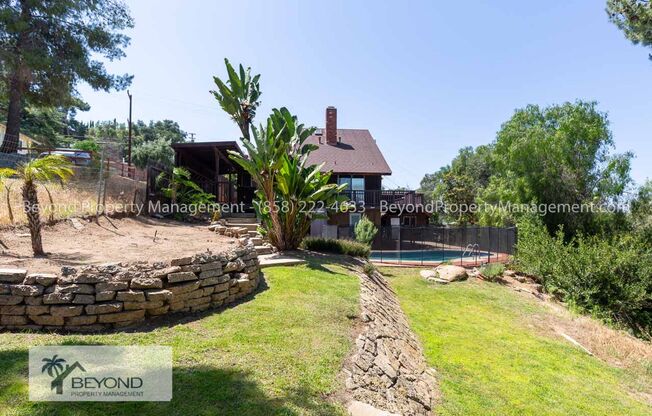 LUXURY IN LAKESIDE , STUNNING 4 BED 3 BATH HOME W/BONUSROOM, POOL & SOLAR , MOUNTAIN VIEWS, PET FRIENDLY !!!