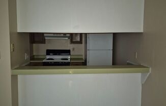 2 beds, 1 bath, 792 sqft, $1,000, Unit #22