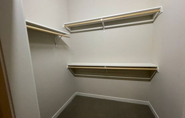 2 beds, 1 bath, 955 sqft, $1,895, Unit Cream City Lofts-412