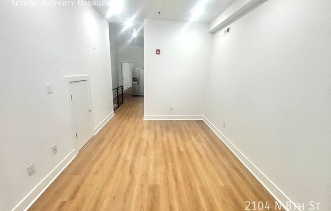 2104 N 8 ST