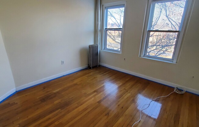 2 beds, 1 bath, $2,900, Unit 9