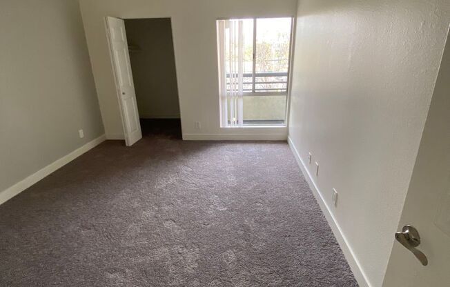 1 bed, 1 bath, 700 sqft, $1,995