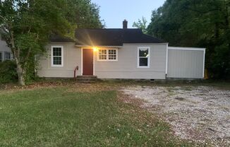 2 bedroom house in Midtown accross the street from Denton Park!