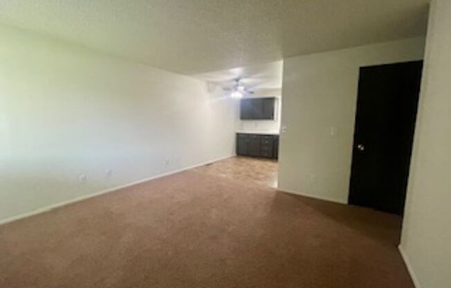 2 beds, 1 bath, 700 sqft, $1,285, Unit A