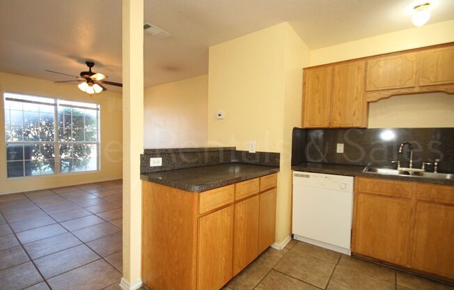 2 beds, 1.5 baths, $875, Unit Unit C