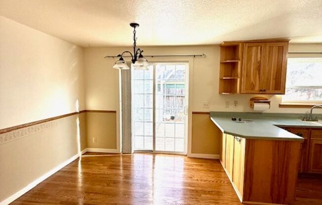 3 beds, 2 baths, $2,495