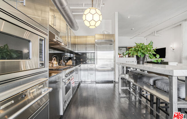 1 bed, 1 bath, 1,560 sqft, $7,500, Unit 1007