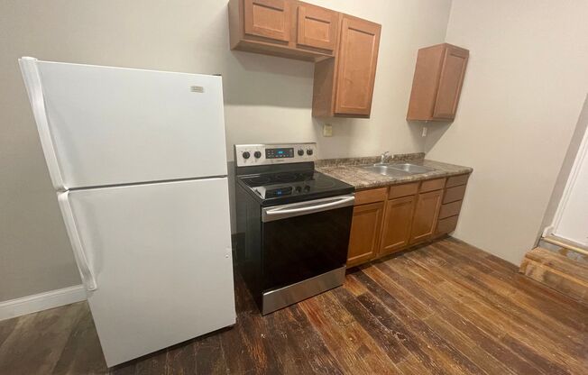 2 Bedroom Close To Downtown