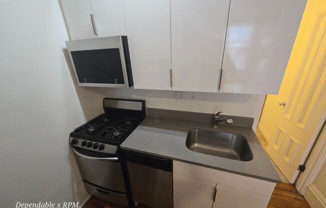 Studio, 1 bath, $2,550, Unit Unit 5