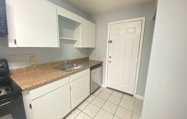 3 beds, 2 baths, $1,625, Unit UNIT 68