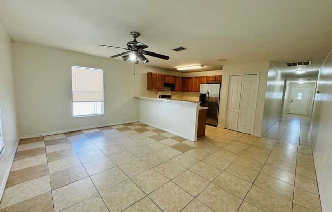 Charming 4 beds 2 baths in Poinciana