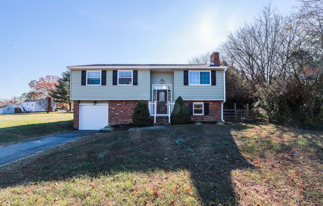 Beautiful 4-Bedroom Home in New Market Farms - Prime Eastern Henrico Location!