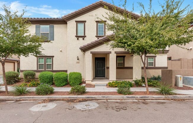 Charming 4 bedroom 3 bath Home in Gilbert!