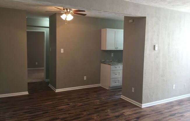 1 bed, 1 bath, 755 sqft, $895, Unit 3