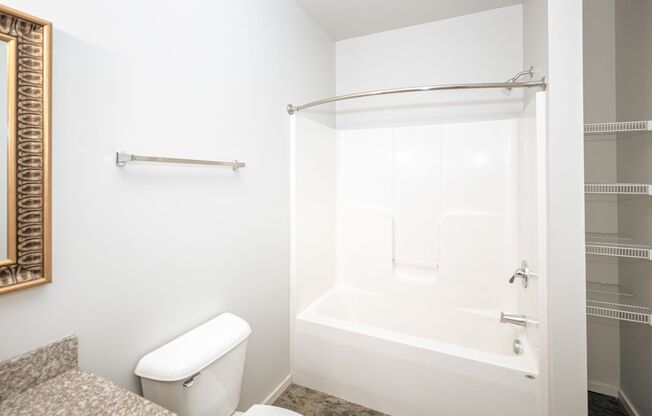 2 beds, 2 baths, 1,008 sqft, $1,730, Unit 232