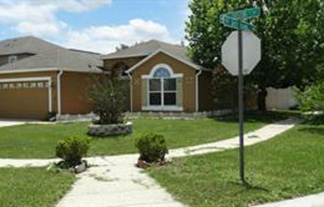 3 Bedroom, 2 Bath Single Family Home For Rent at 26 Justin Drive Apopka, FL 32712