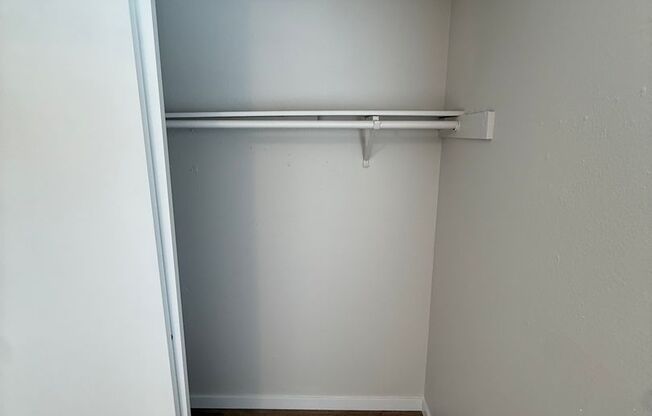 1 bed, 1 bath, 590 sqft, $1,395, Unit 924