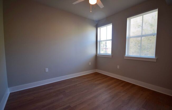 2 beds, 2 baths, 981 sqft, $1,400, Unit 307