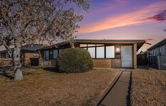 Newly Renovated 2Bed/1Bath Duplex in Park Hill