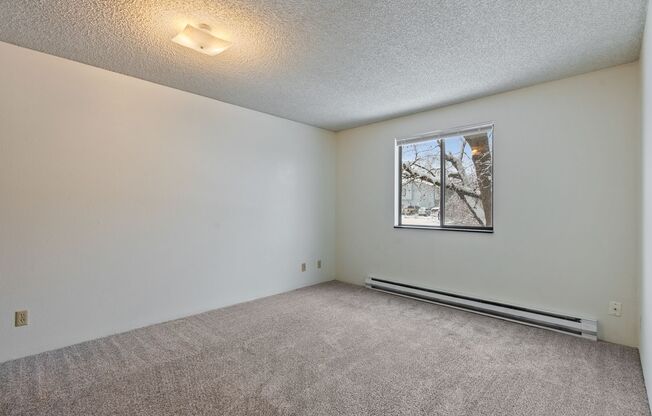 2 beds, 1 bath, 859 sqft, $1,200, Unit 4