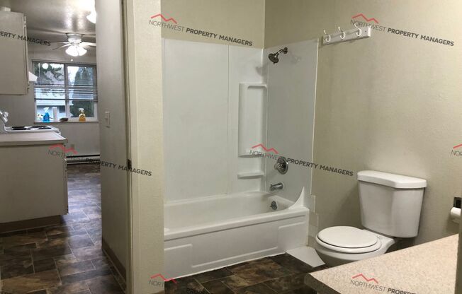 1 bed, 1 bath, 640 sqft, $1,210, Unit #35